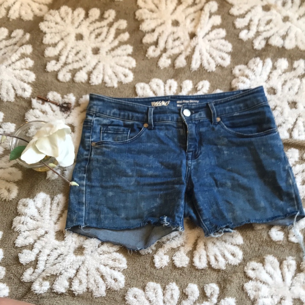 HOT acid wash cut off shorts